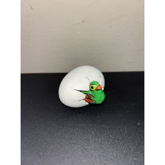Folk Art Hatching Egg Baby Tropical Bird Figurine Hand Painted - Picture 2 of 6